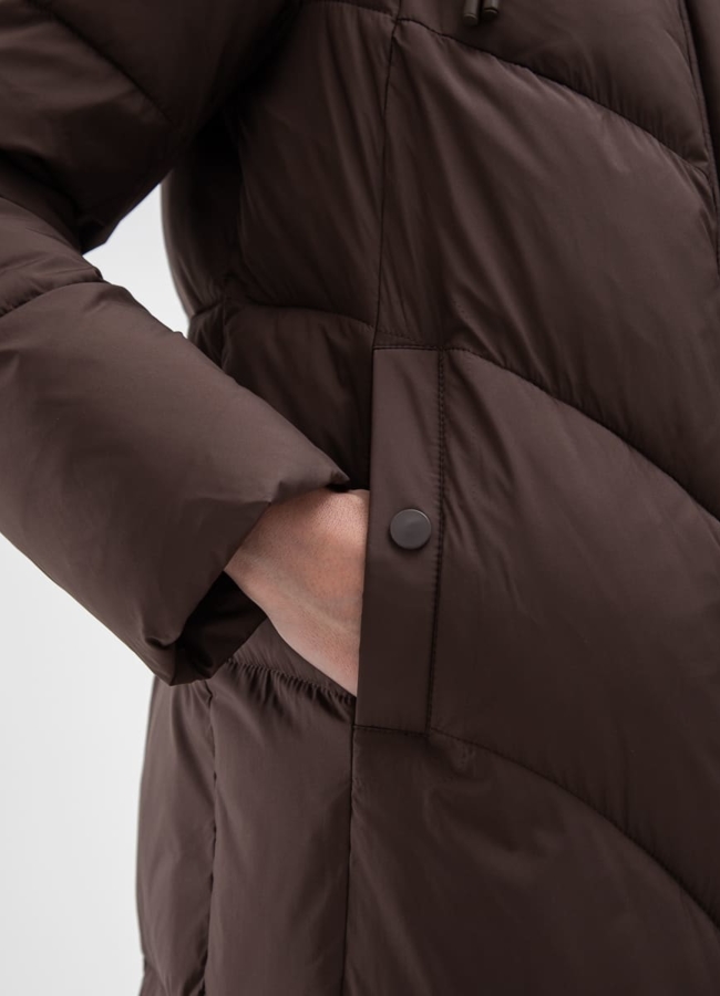 Женский пуховик коричневого цвета с капюшоном модель № 31114 универмаг малина
