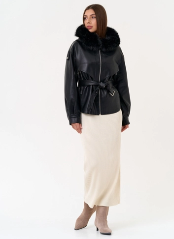Женская утепленная куртка из эко кожи с поясом