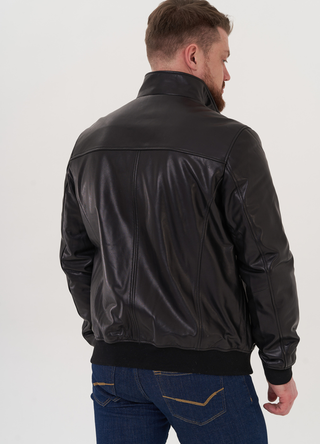 Кожаная куртка 