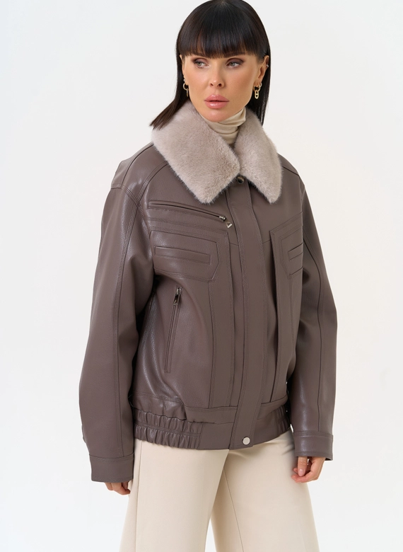 Женская утепленная куртка из эко кожи в бежевом цвете