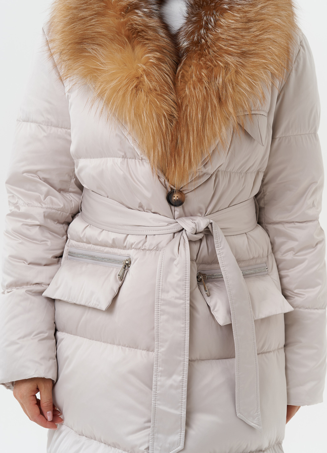 Женский пуховик с отделкой из меха лисы модель № 28569 универмаг малина
