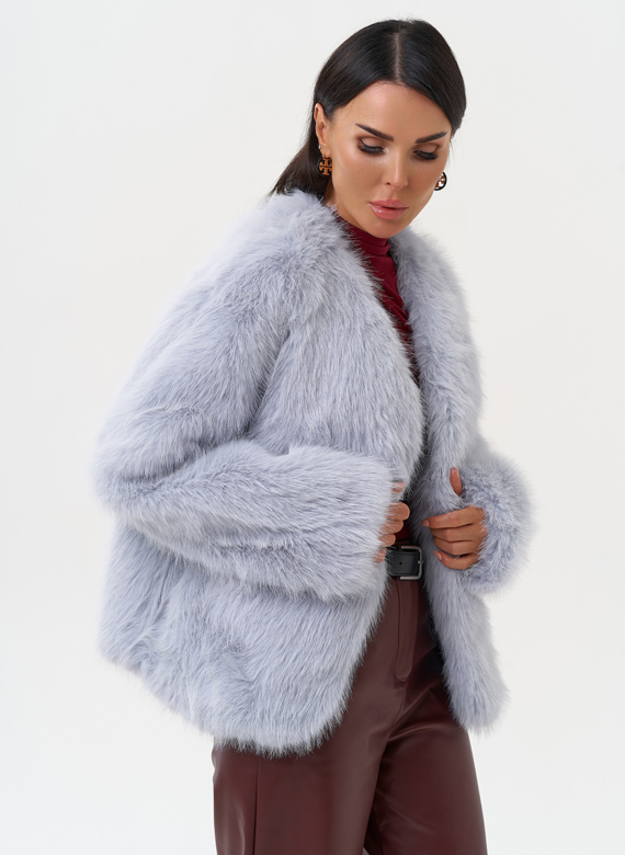 Короткая женская шуба из эко меха