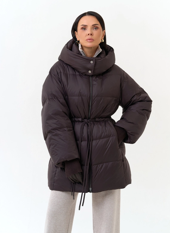 Женский пуховик с капюшоном фото