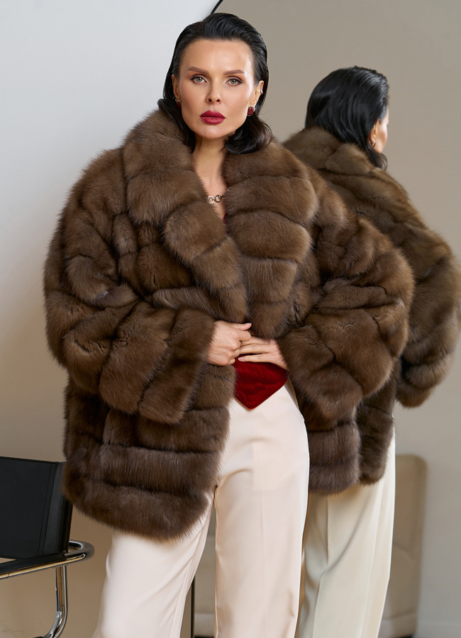 Женская шуба из куницы с английским воротником модель № 31770 меха малина