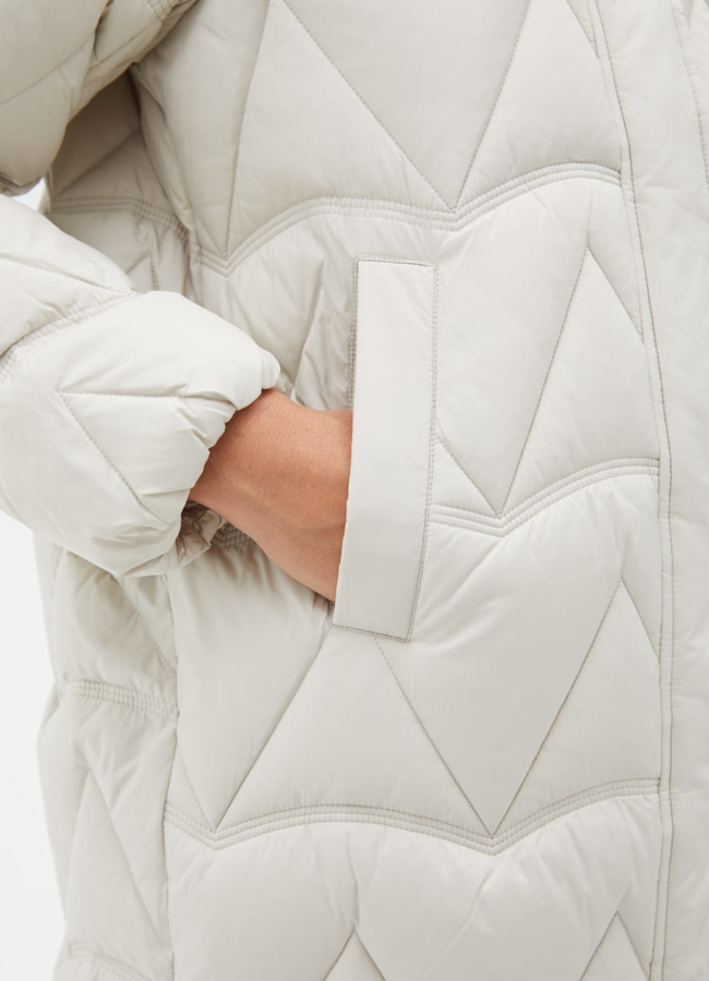 Женский светлый пуховик модель № 31139 универмаг малина