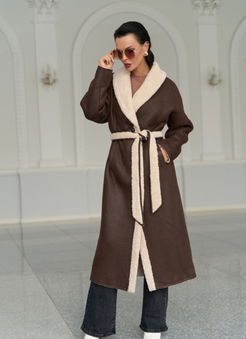 Женская двухсторонняя дубленка из эко замши с воротником шаль Женская двухсторонняя дубленка из эко замши с воротником шаль