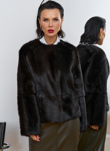 Женская натуральная дубленка в коричневом цвете Женская натуральная дубленка в коричневом цвете