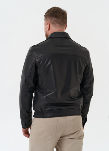 Мужская куртка из натуральной кожи черного цвета 